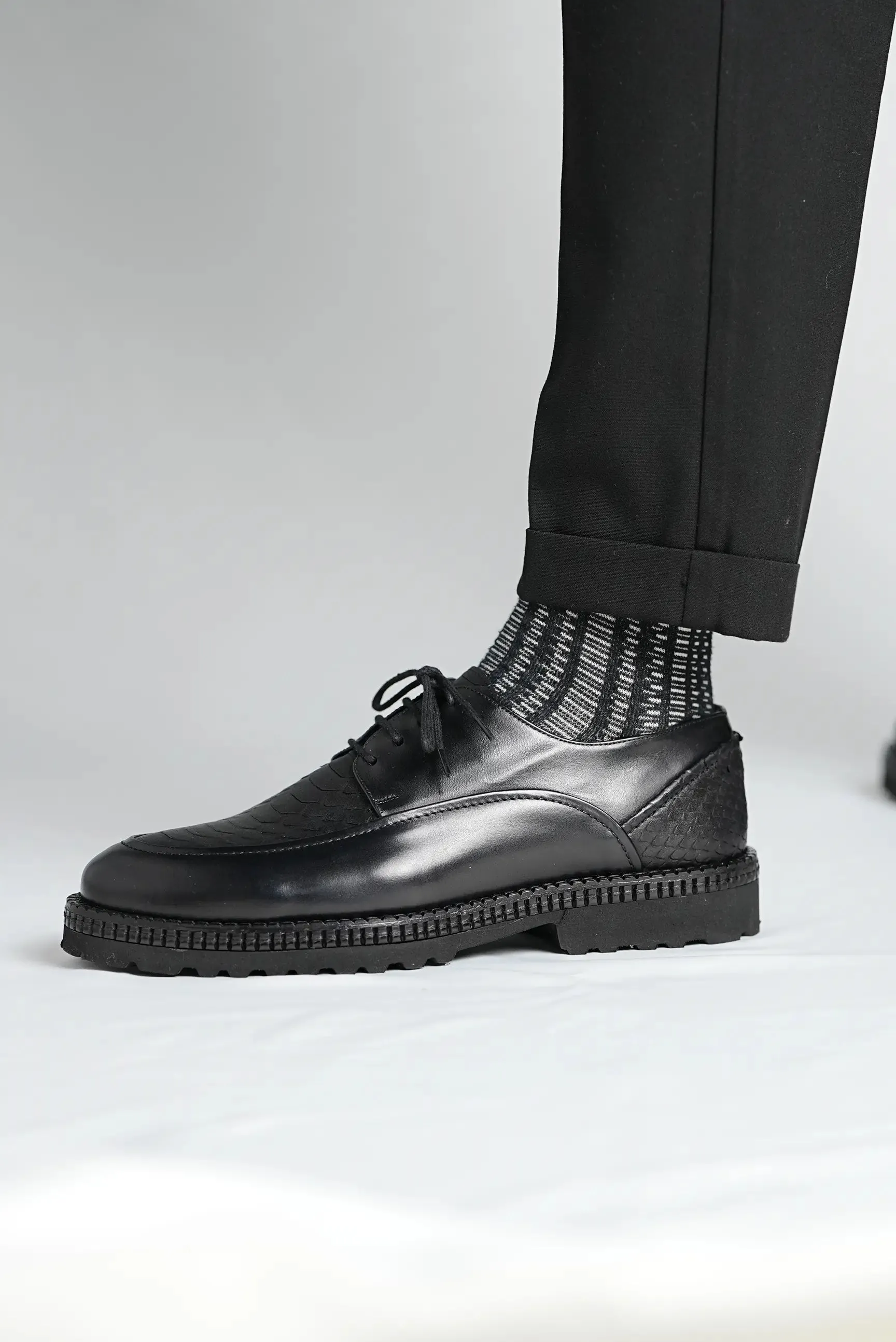 Black S Pattern Laces Chunky