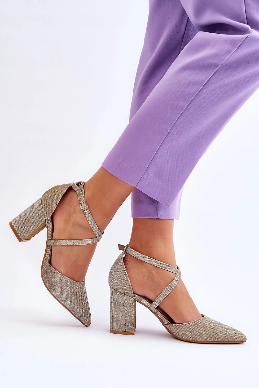 Block heel pumps