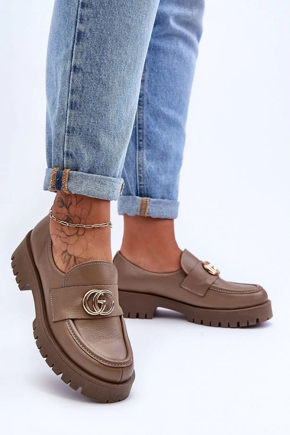 Heeled low shoes