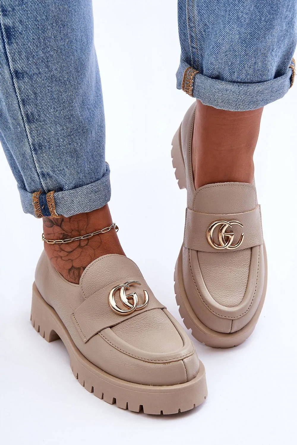 Heeled low shoes