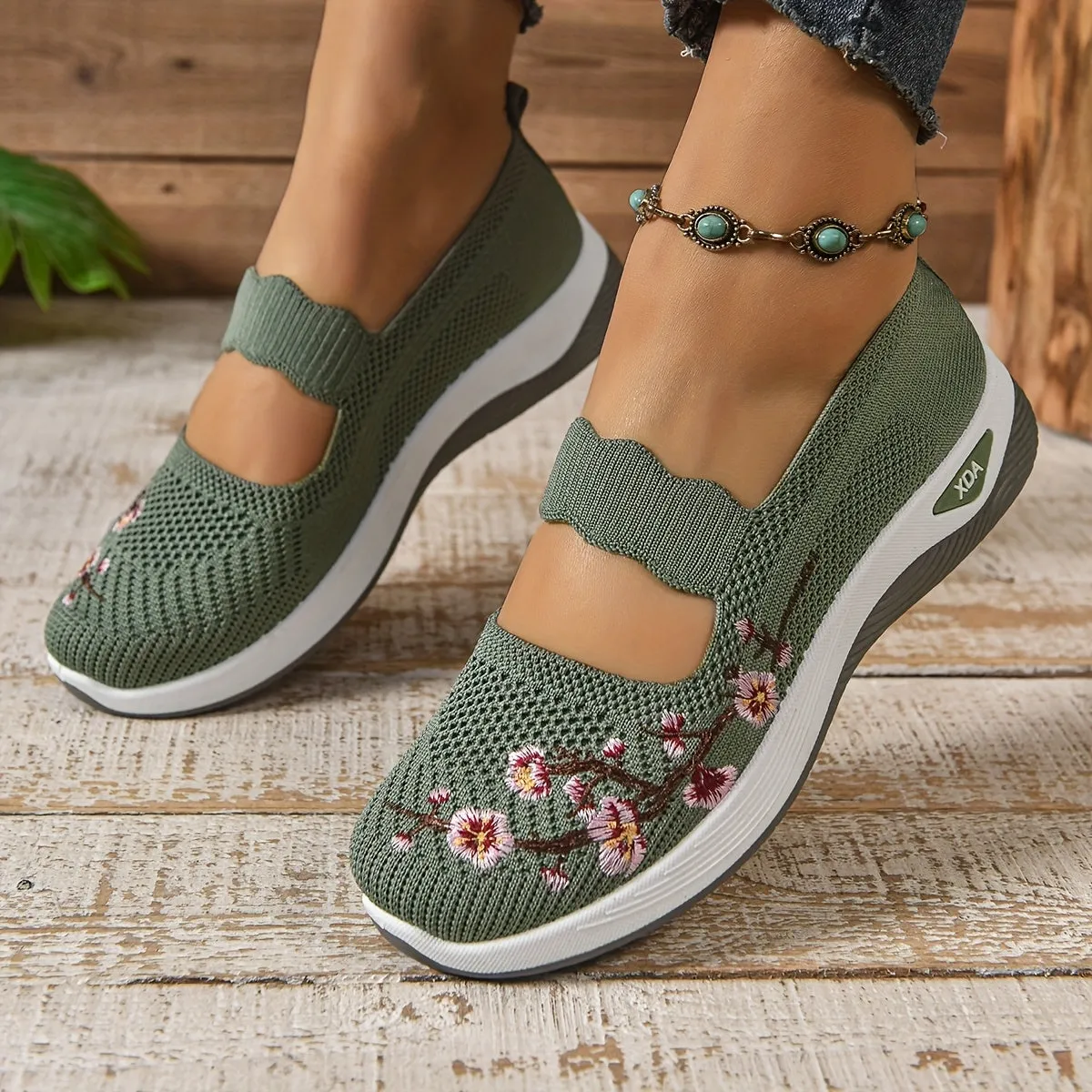 SupportPlus™ | Non-slip orthopedic shoes   FREE INSOLES