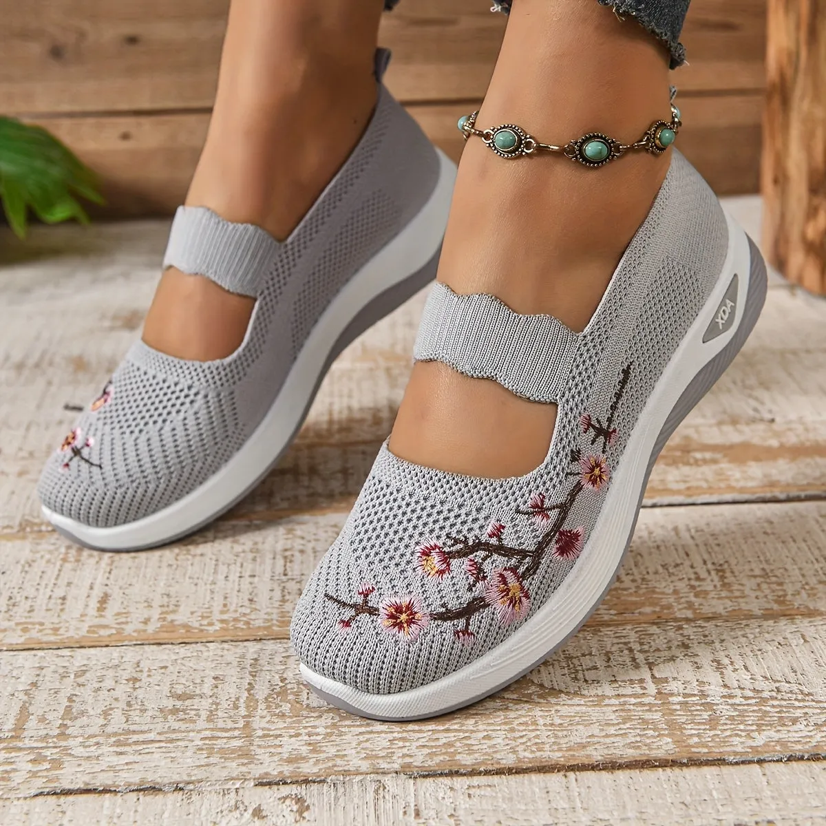 SupportPlus™ | Non-slip orthopedic shoes   FREE INSOLES