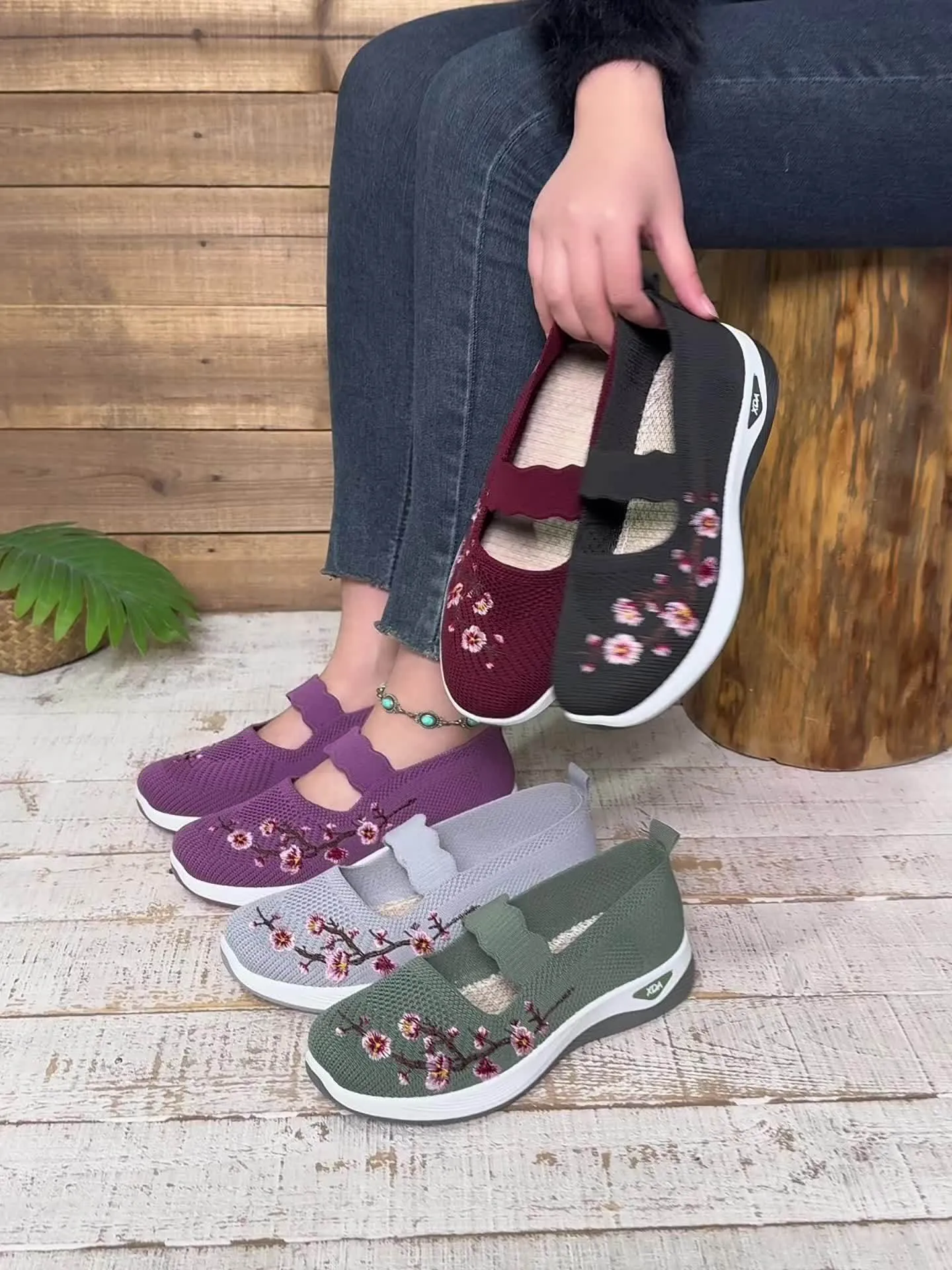 SupportPlus™ | Non-slip orthopedic shoes   FREE INSOLES